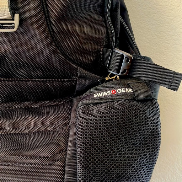 SwissGear ScanSmart Backpack - Picture 4 of 7